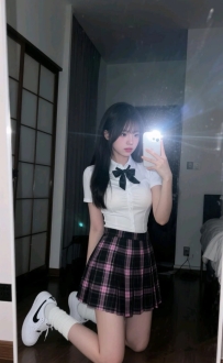 莎莎 162.45.C.22歲    第一次下海