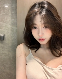 靜靜｜165cm｜48kg｜25歲|E奶