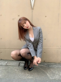 小婕｜166/50/C/29歲｜人妻OL