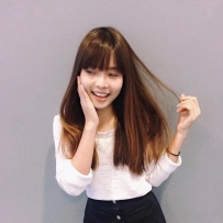 小蘋果｜157/44/C/20歲｜甜美學生妹