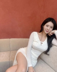 曼曼 165cm  47kg Dcup   27歲 性感櫃姐