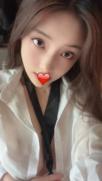 君君    163cm E奶  45kg   淫蕩老闆秘書